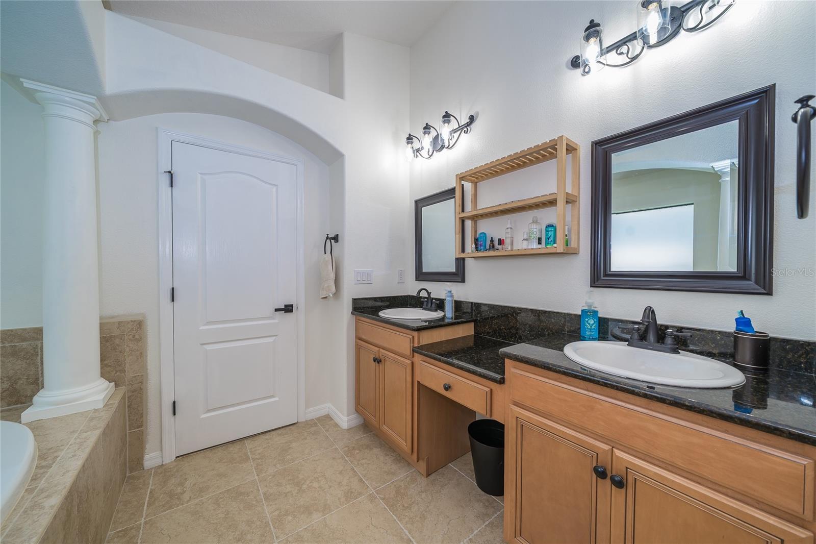 4907 Pointe O Woods Dr Property Photo 53