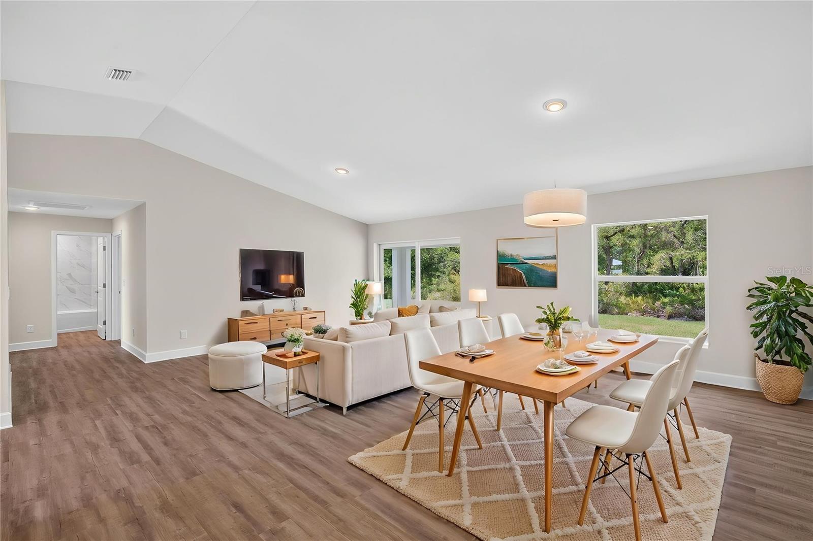 151 Kirby St Property Photo 3