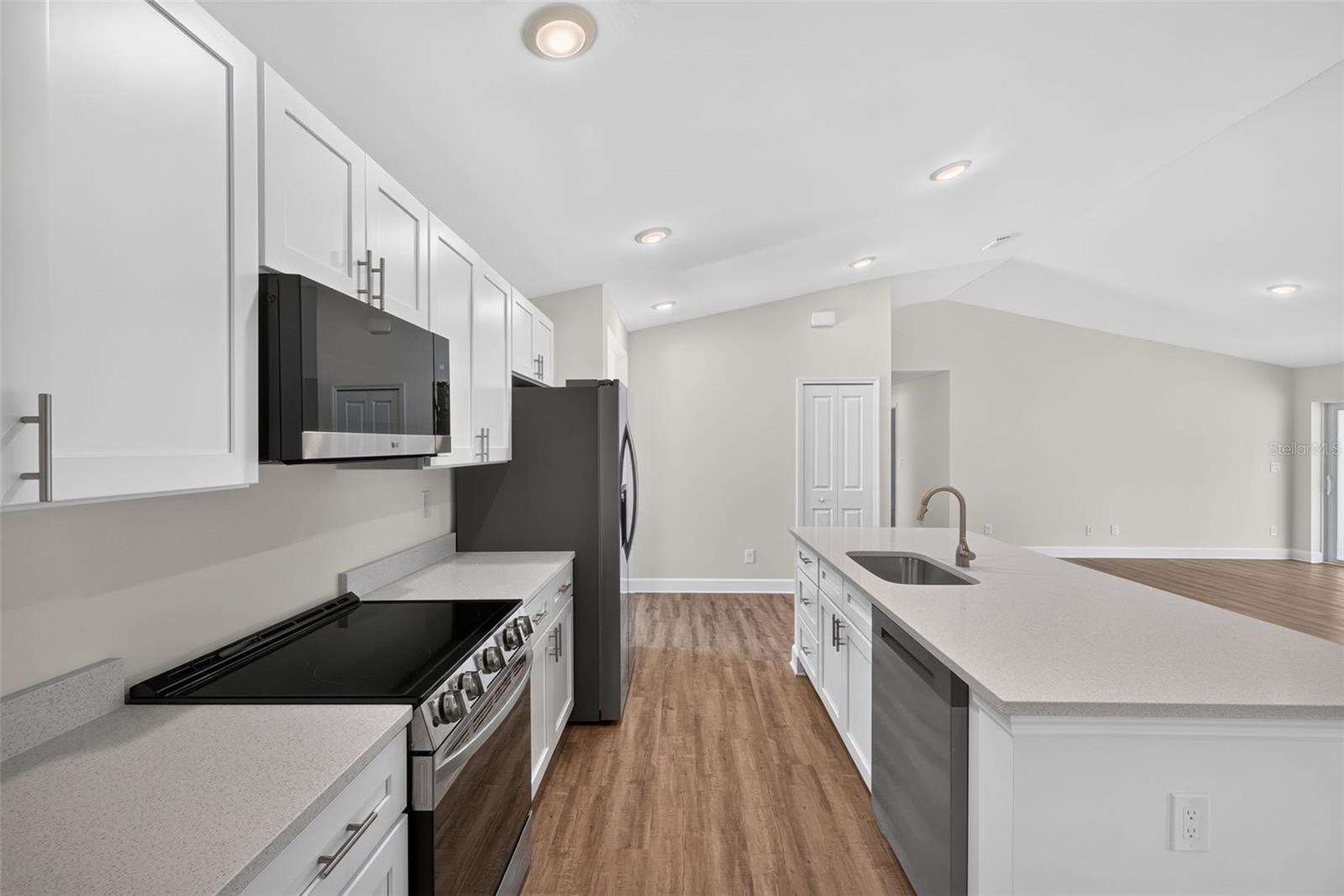 151 Kirby St Property Photo 11