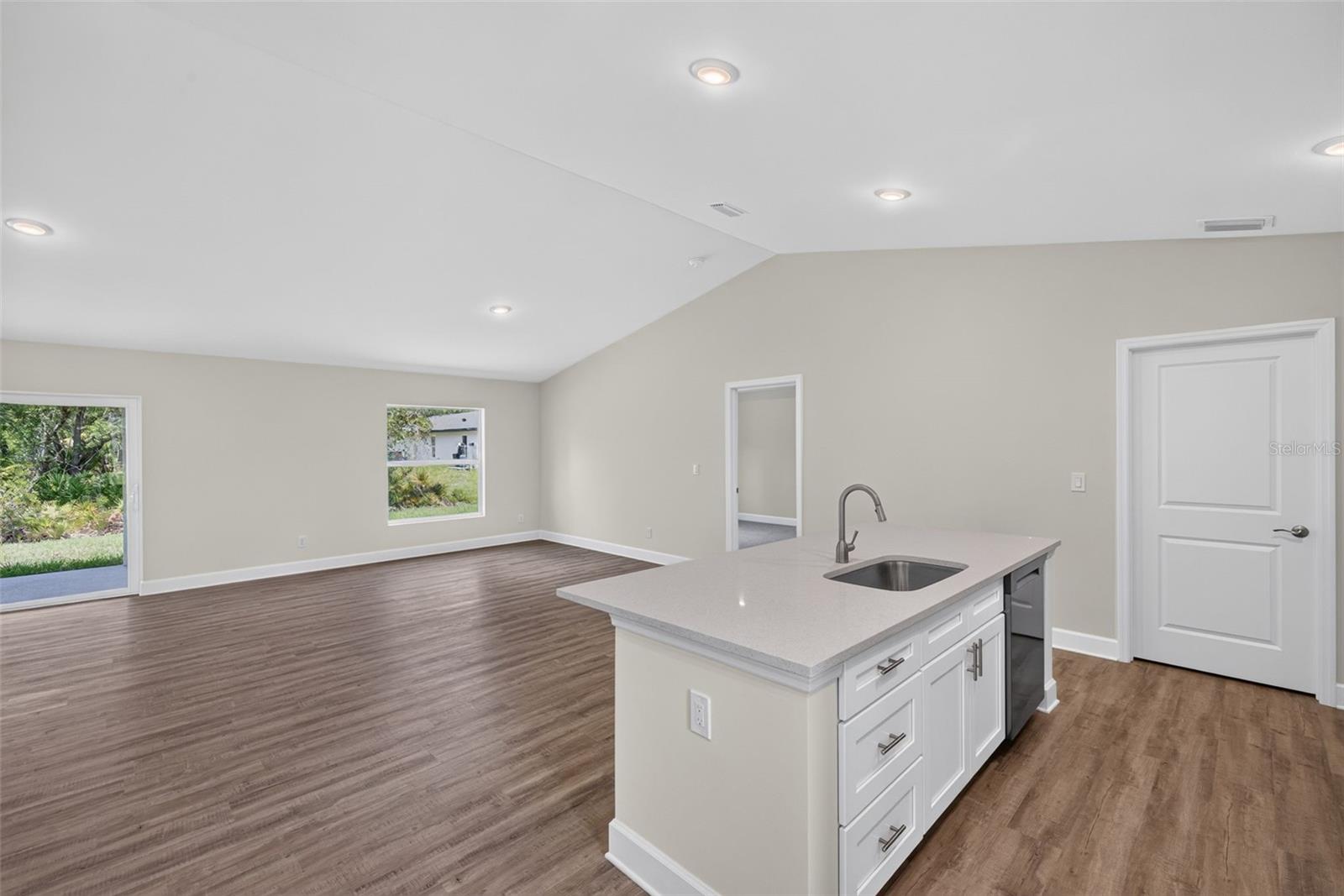 151 Kirby St Property Photo 12