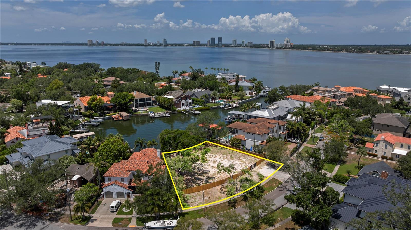 86 Bahama Cir Property Photo 1