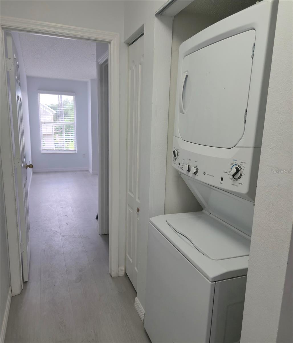 734 Kensington Lake Cir #brandon Property Photo 13