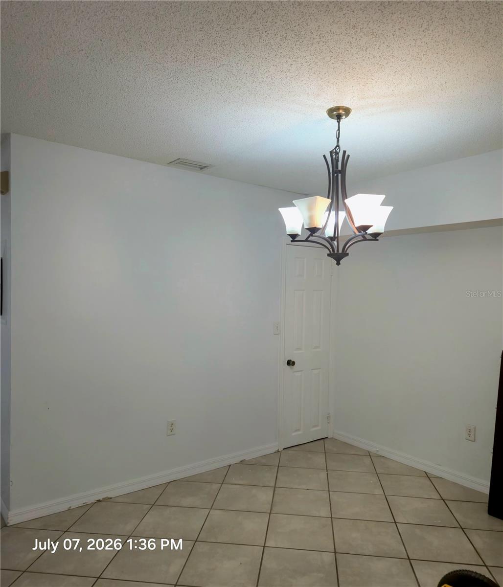734 Kensington Lake Cir #brandon Property Photo 17