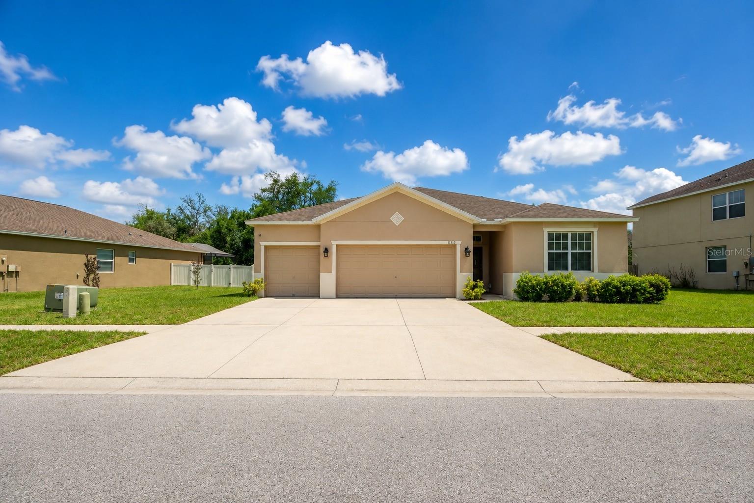 13842 Bee Tree Ct Property Photo 2