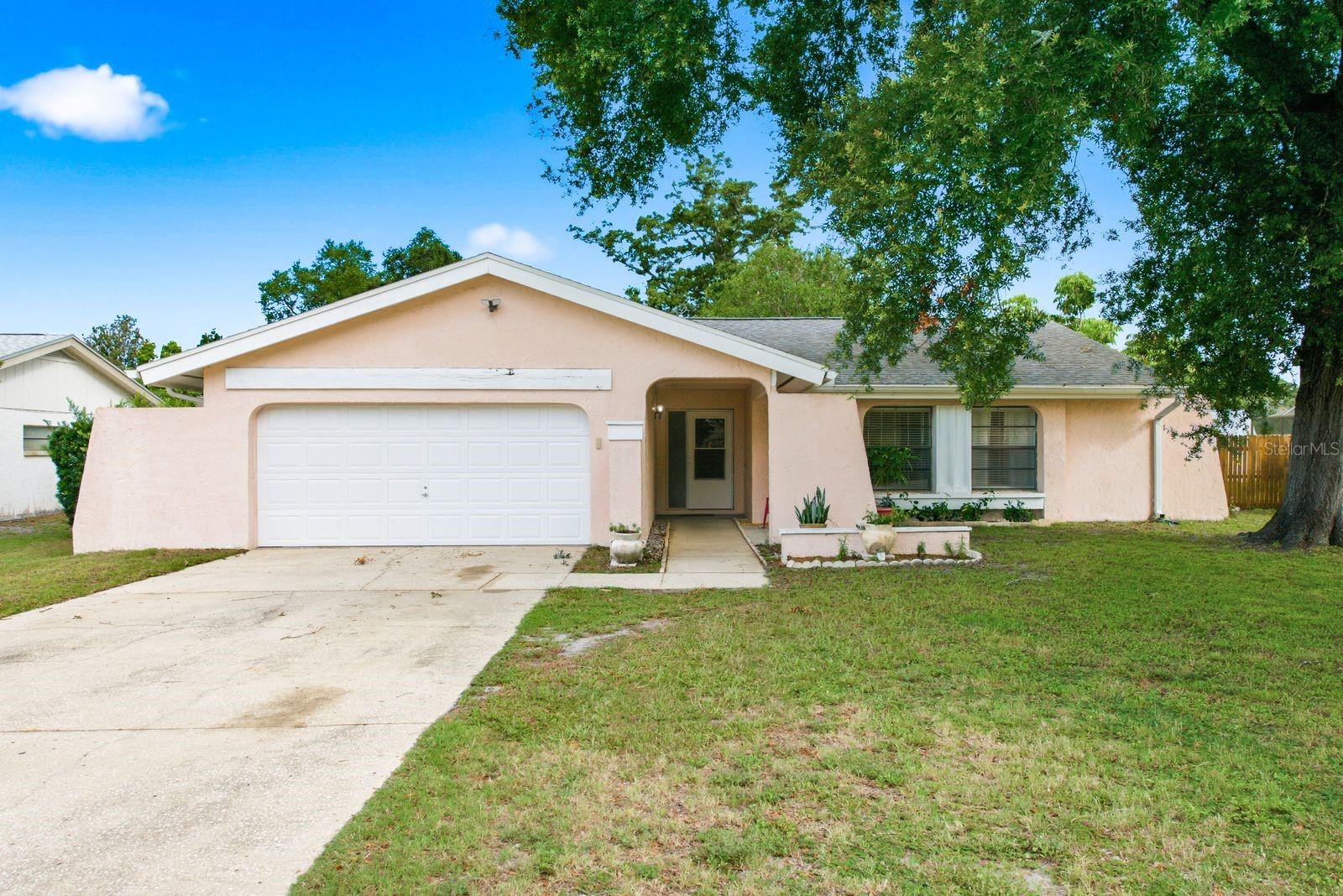 3916 Lake St George Dr Property Photo 1