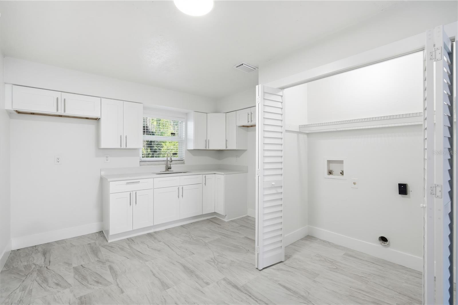 7309 N Hutton Pl #d Property Photo 7