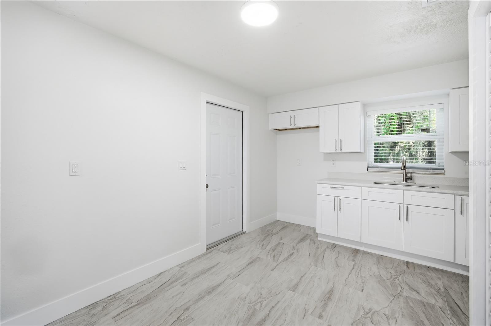 7309 N Hutton Pl #d Property Photo 10