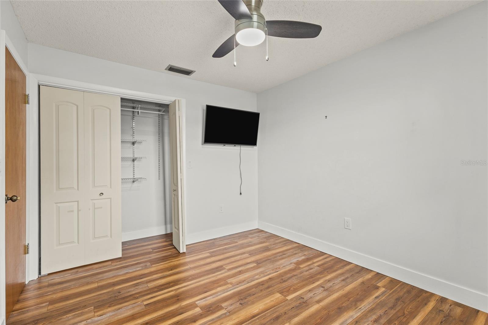 611 Leona Ave Property Photo 15