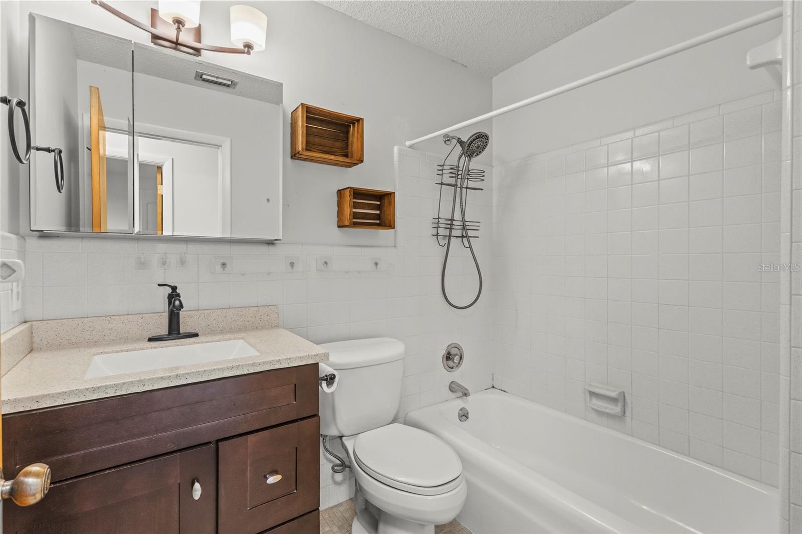 611 Leona Ave Property Photo 16