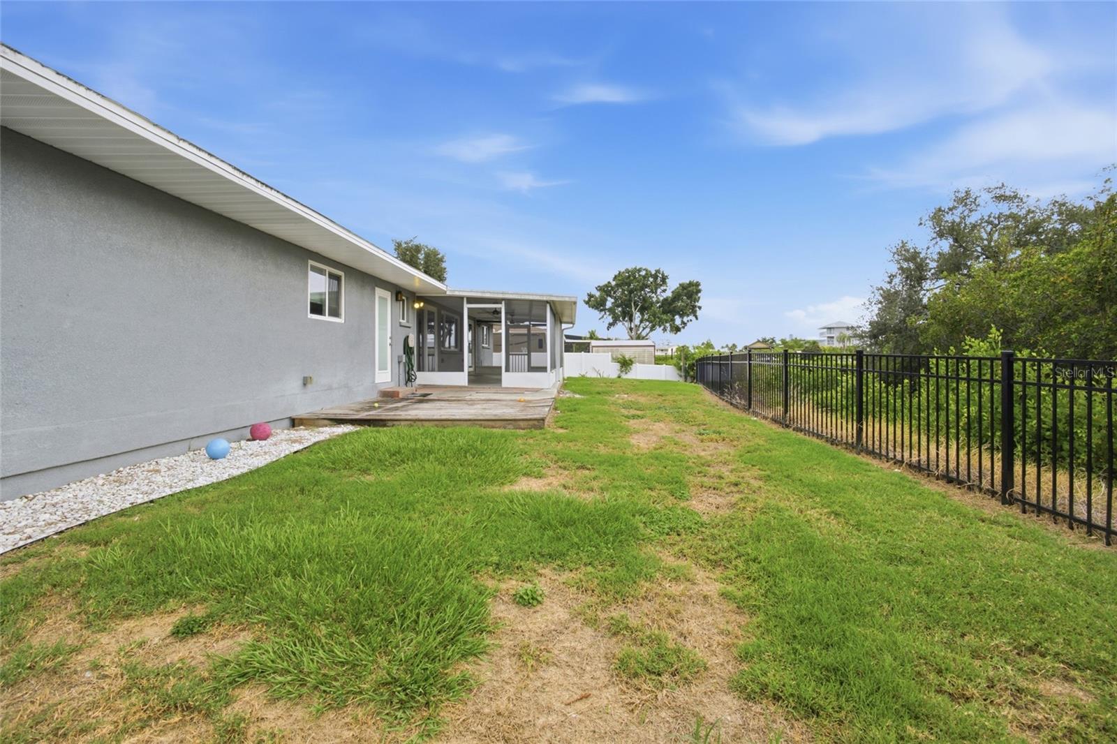 611 Leona Ave Property Photo 31