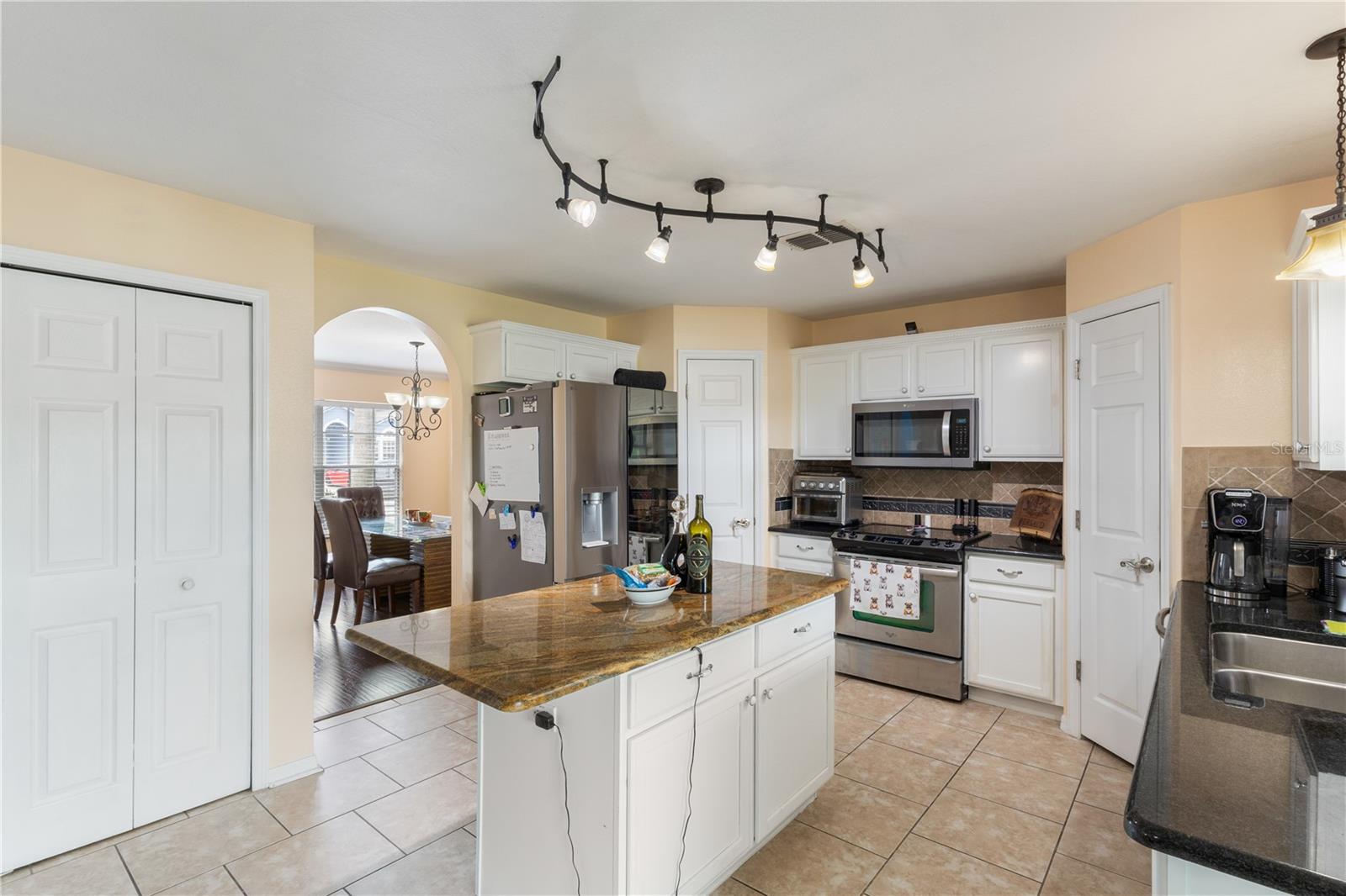 17017 Torvest Ct Property Photo 8