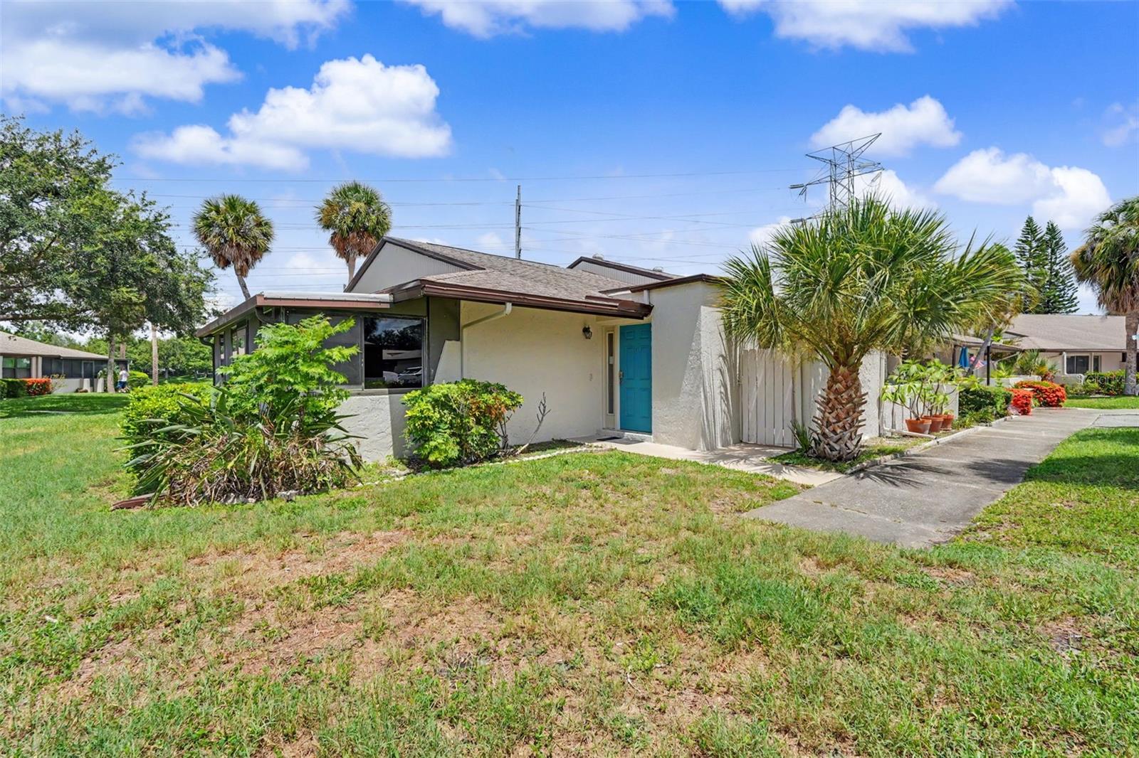 1502 16th Cir Se Property Photo 2