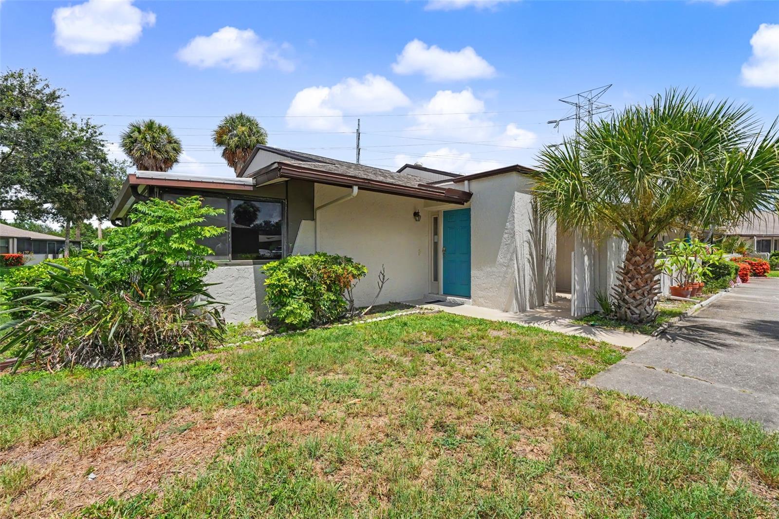 1502 16th Cir Se Property Photo 4