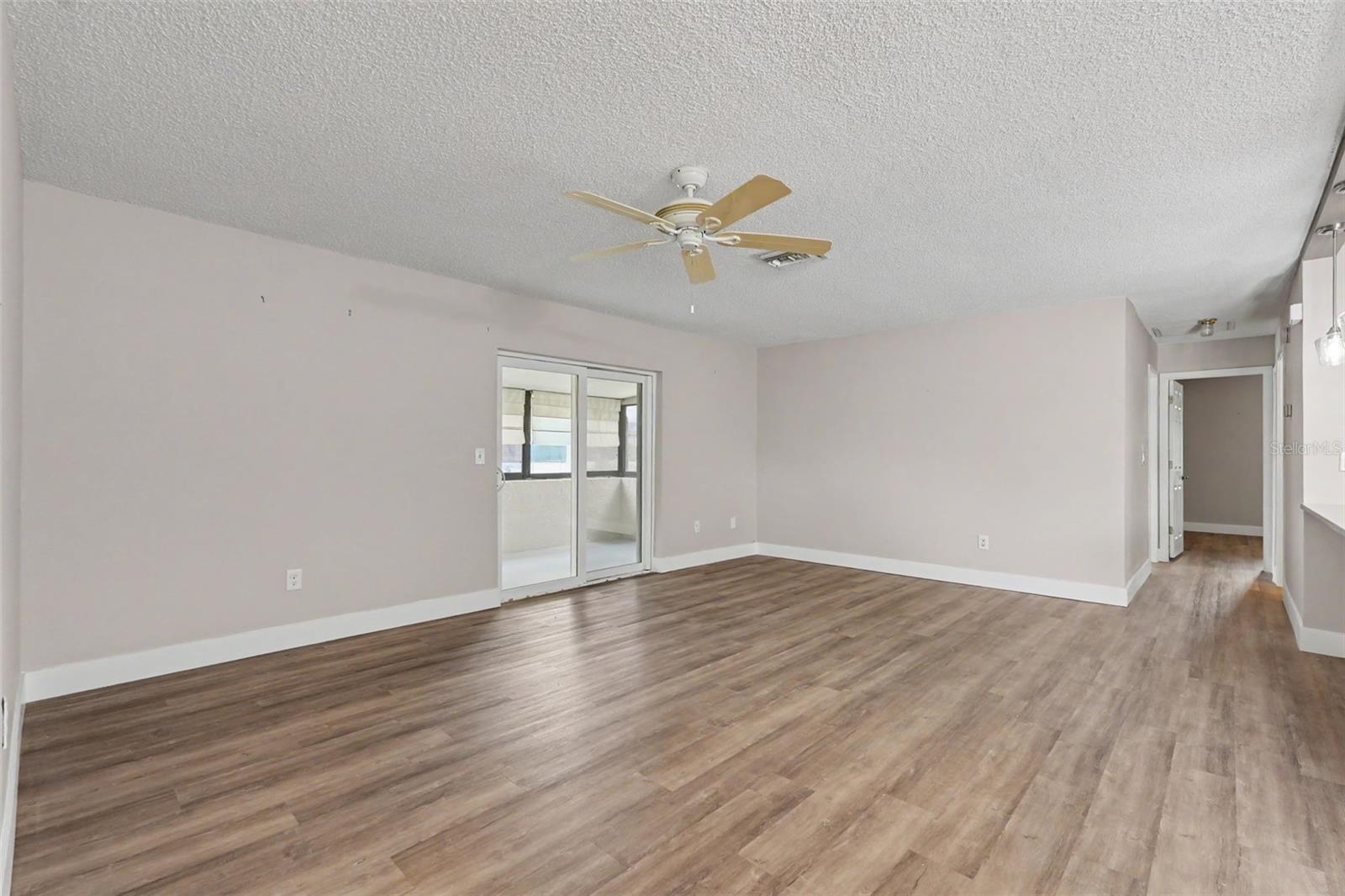 1502 16th Cir Se Property Photo 6