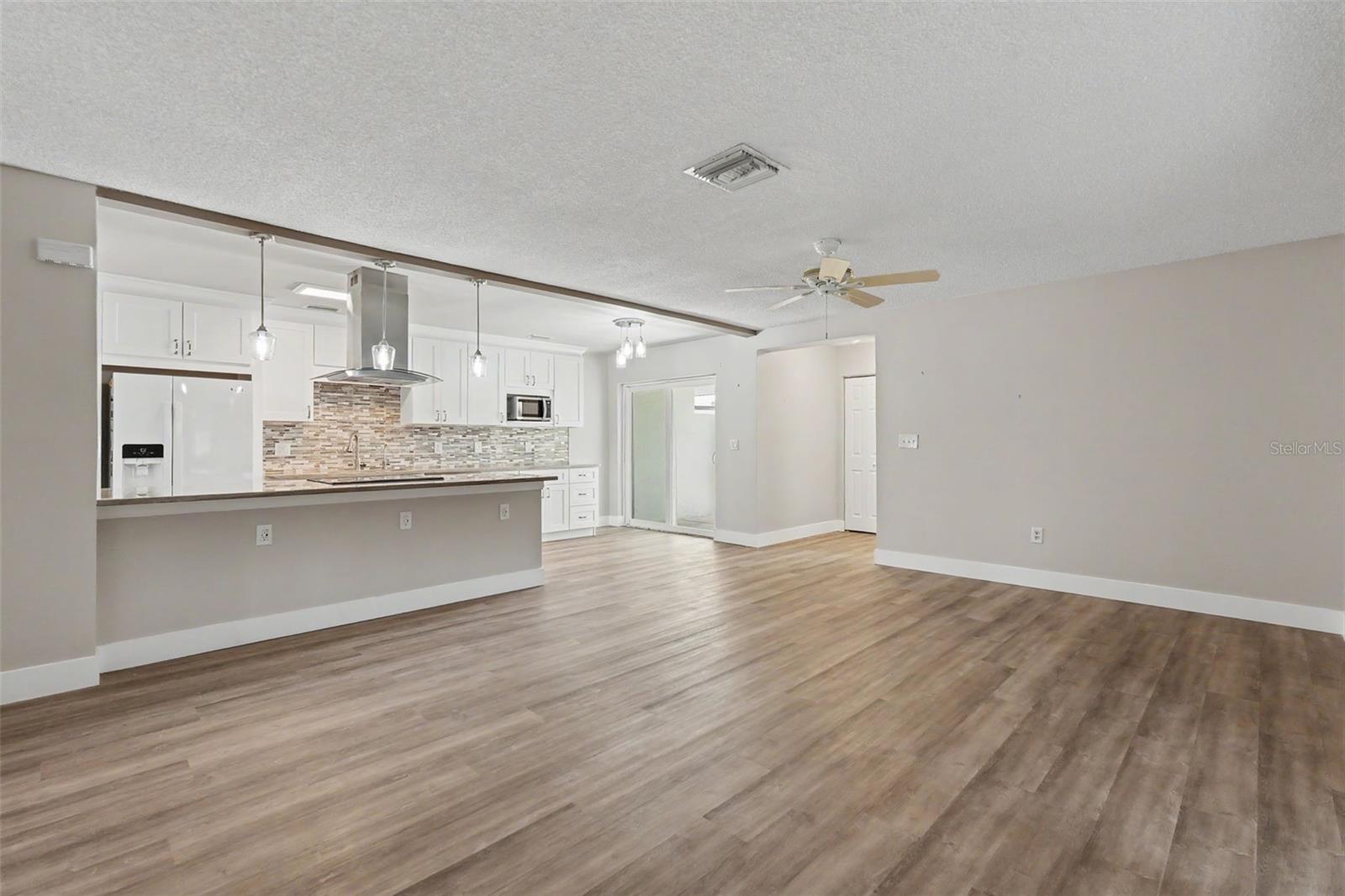 1502 16th Cir Se Property Photo 7