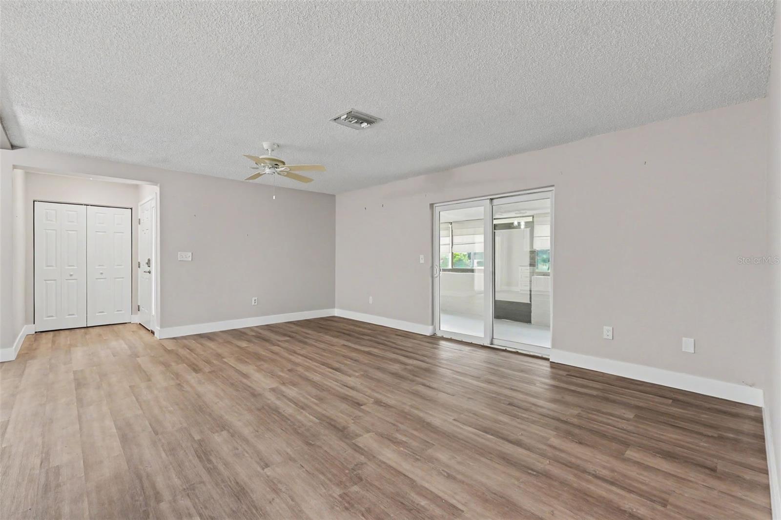 1502 16th Cir Se Property Photo 9
