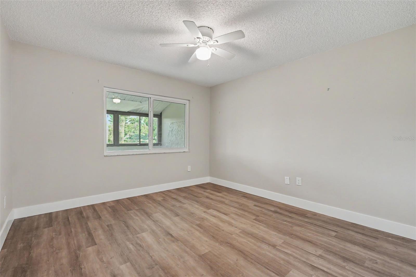 1502 16th Cir Se Property Photo 23