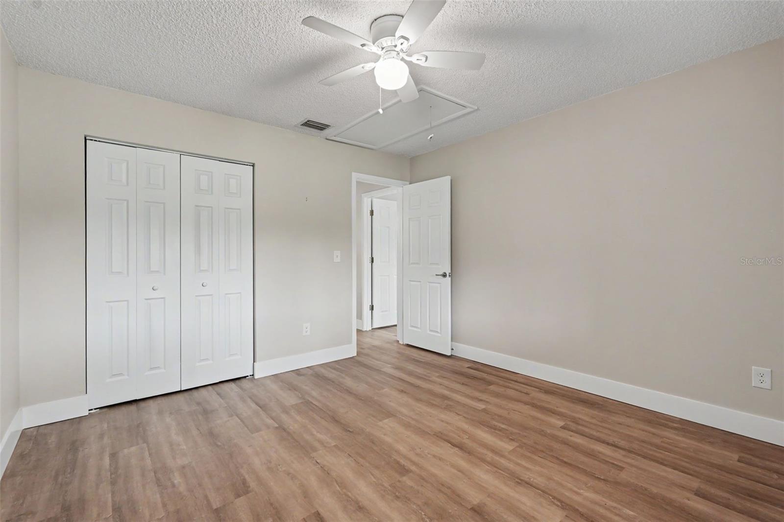 1502 16th Cir Se Property Photo 24