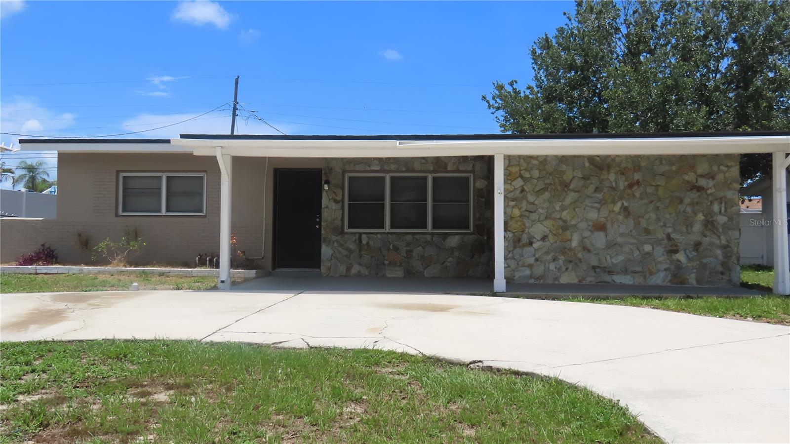 12208 105th St Property Photo 2
