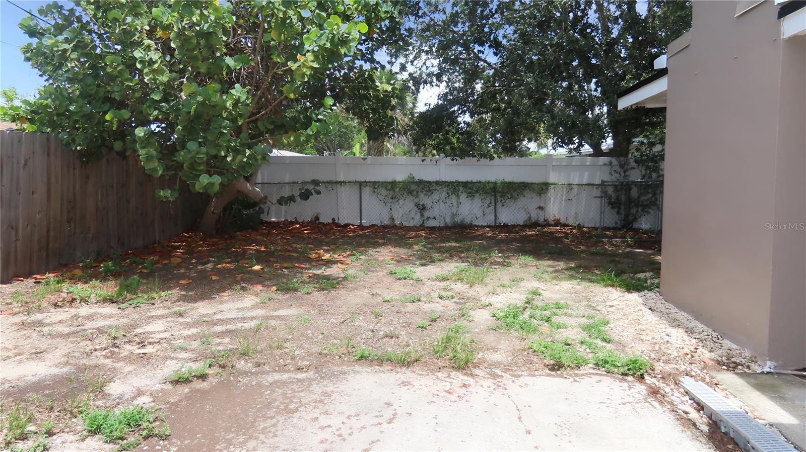 12208 105th St Property Photo 21