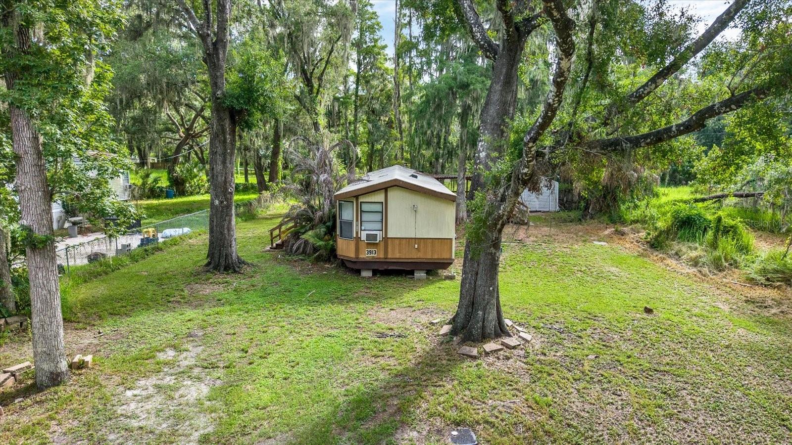 3913 ALAFIA BLVD Property Photo 1