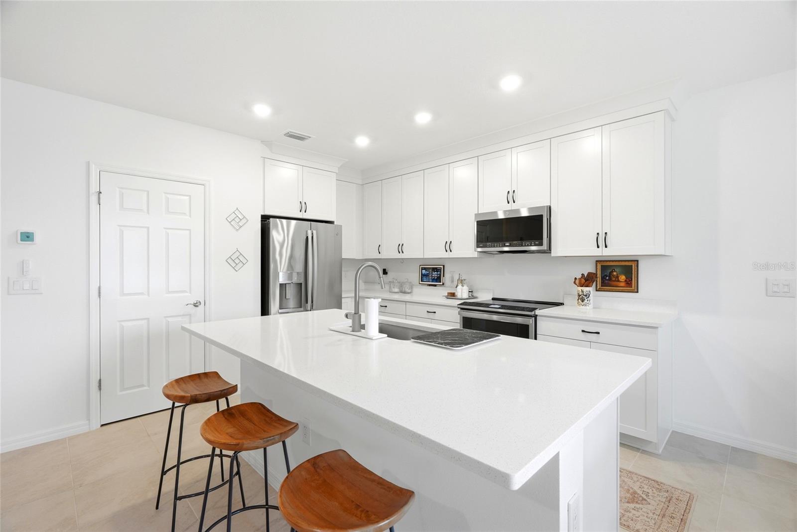 9860 Last Light Gln Property Photo 5