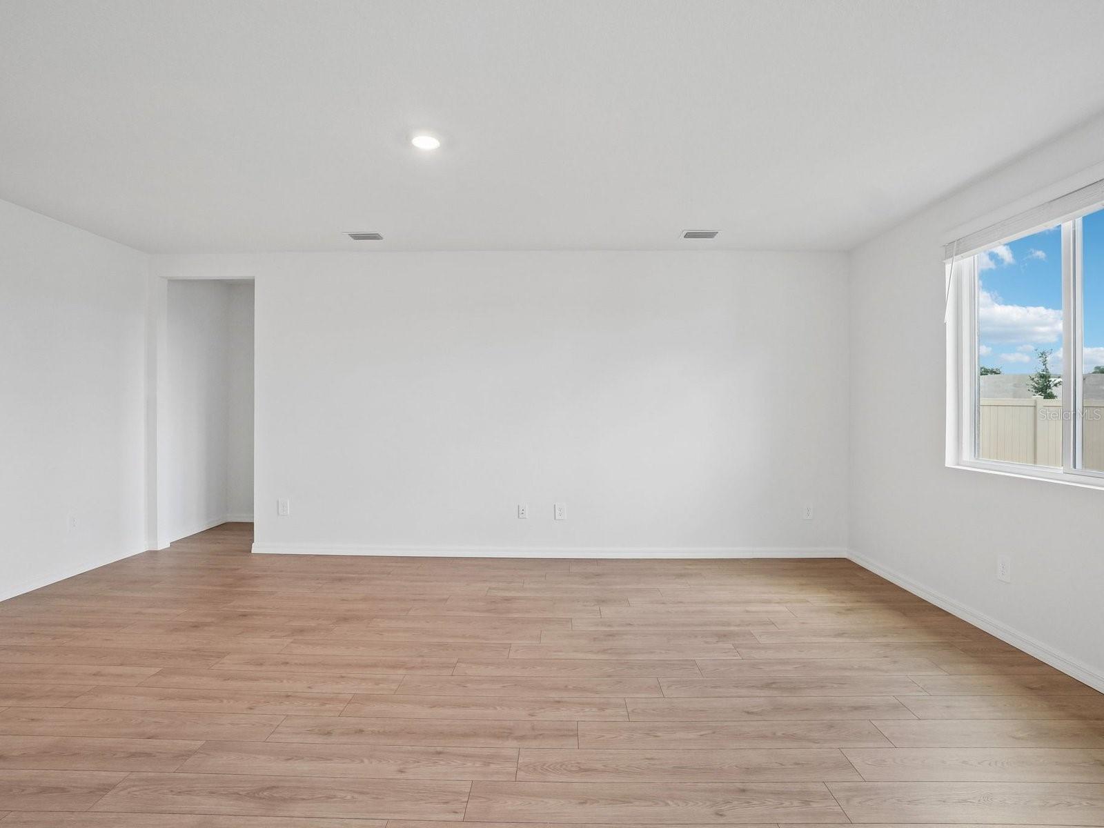 1642 Bark Ridge Dr Property Photo 4