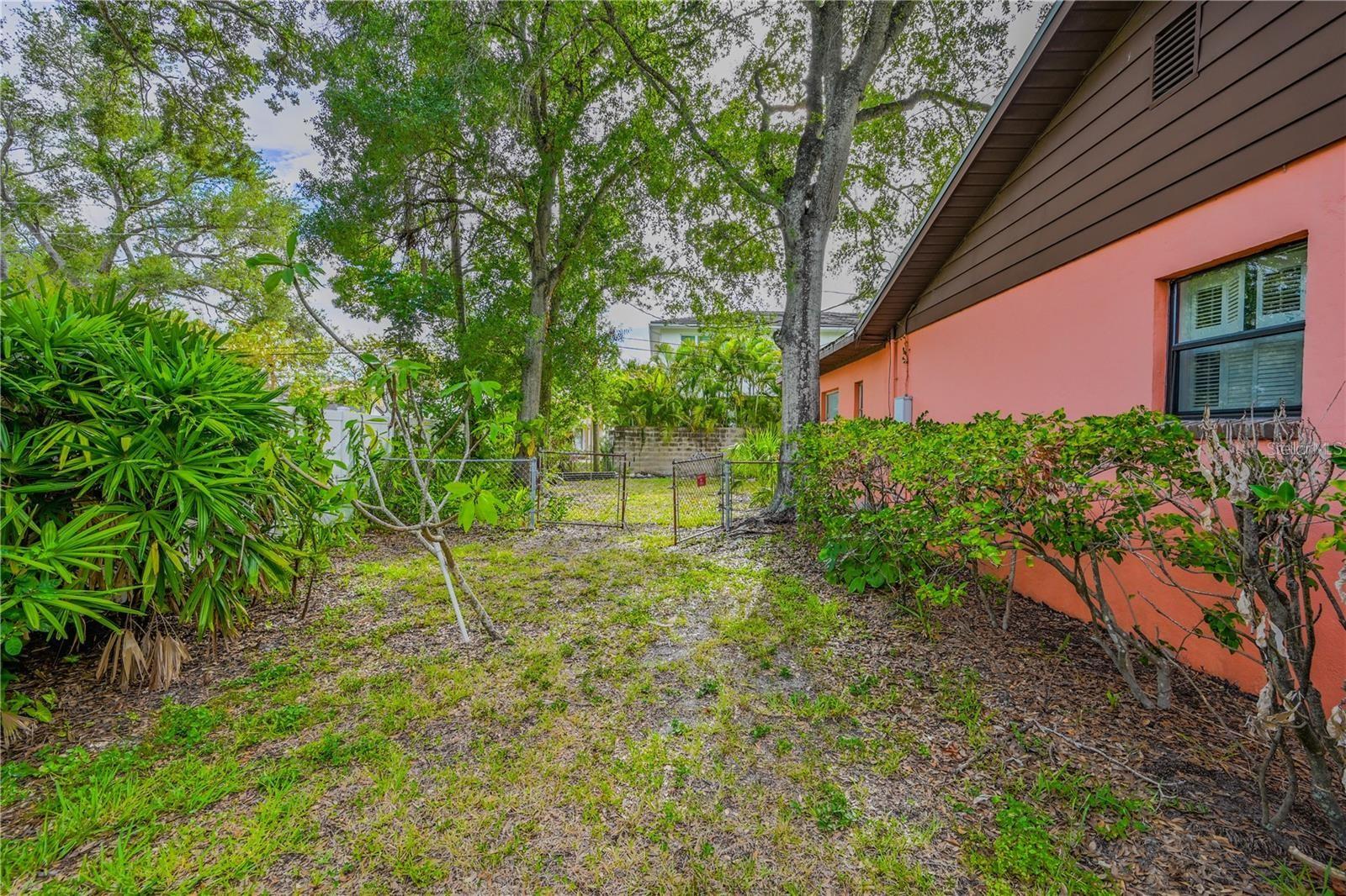 504 W Davis Blvd Property Photo 9