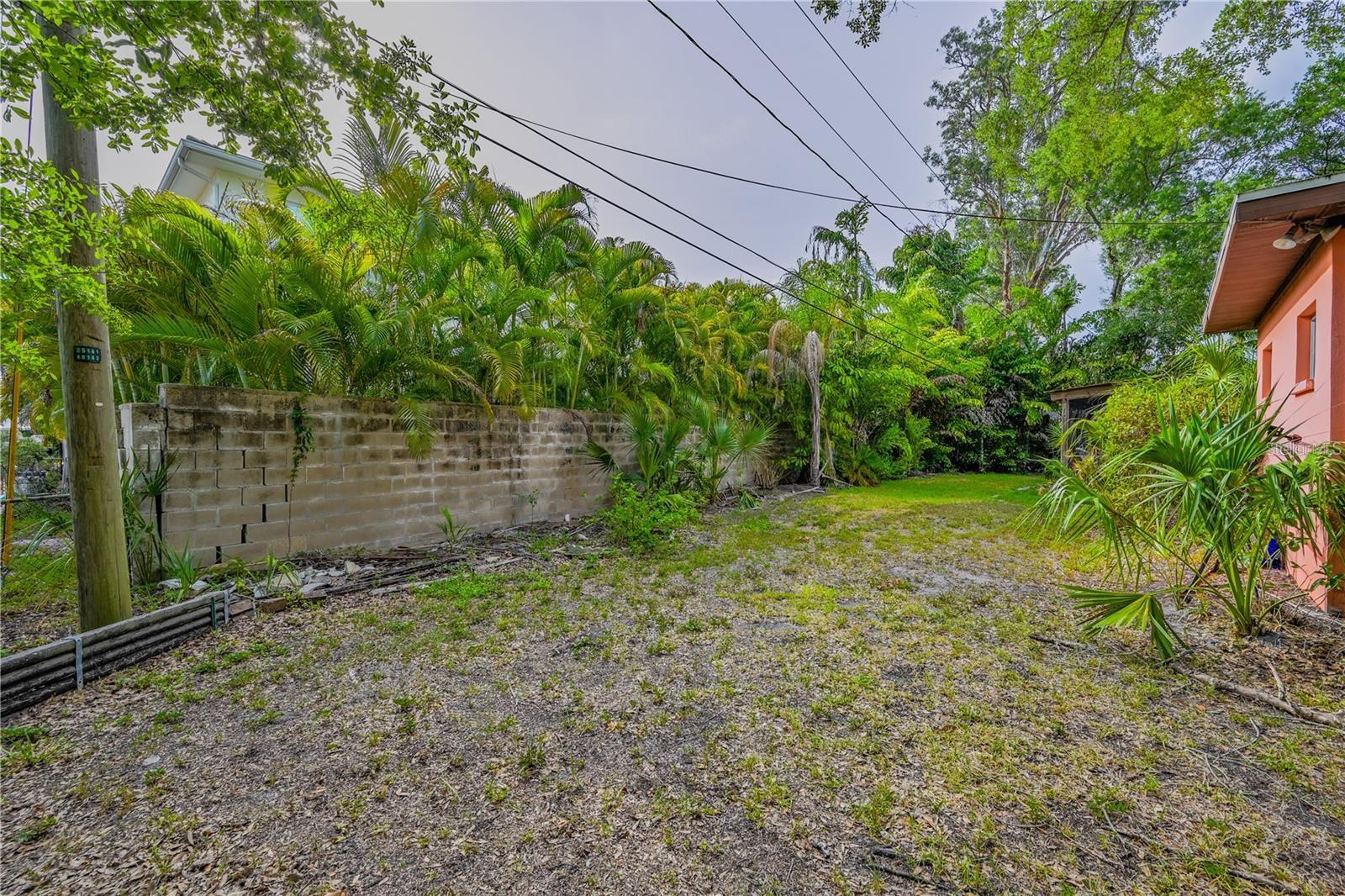 504 W Davis Blvd Property Photo 11