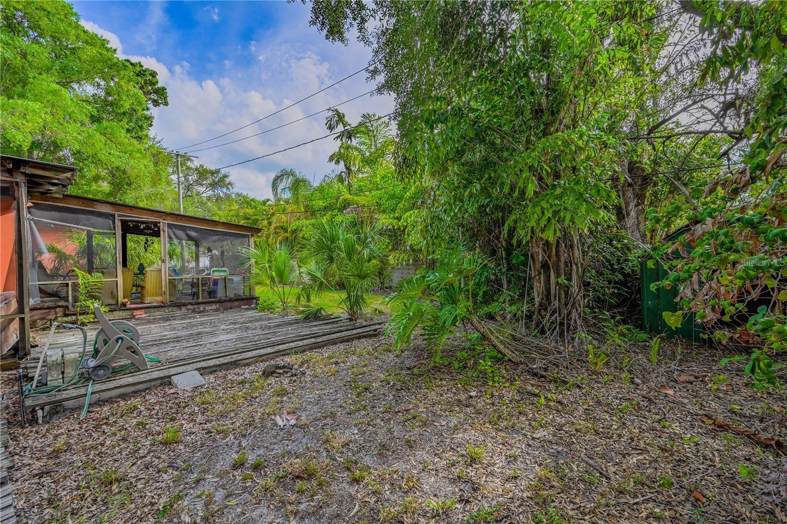 504 W Davis Blvd Property Photo 17