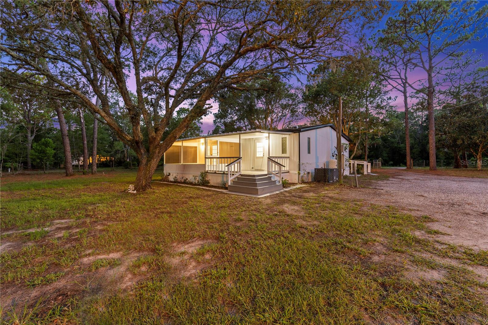 17544 Galveston St Property Photo 4