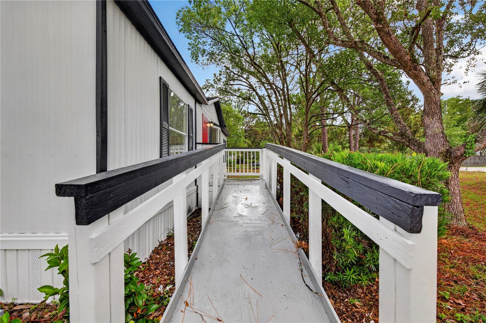 17544 Galveston St Property Photo 8