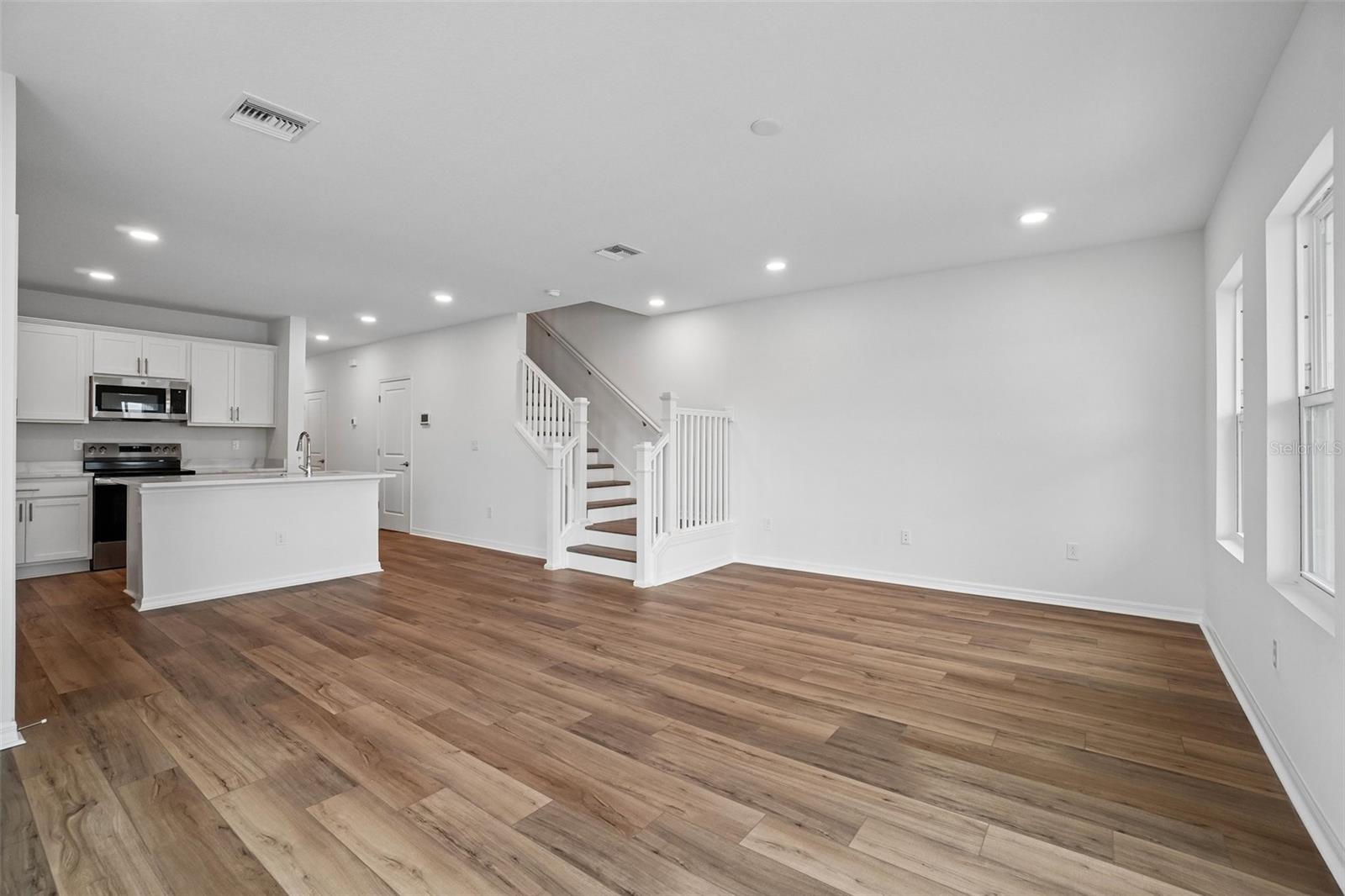 6844 Holcombe Down Dr Property Photo 10