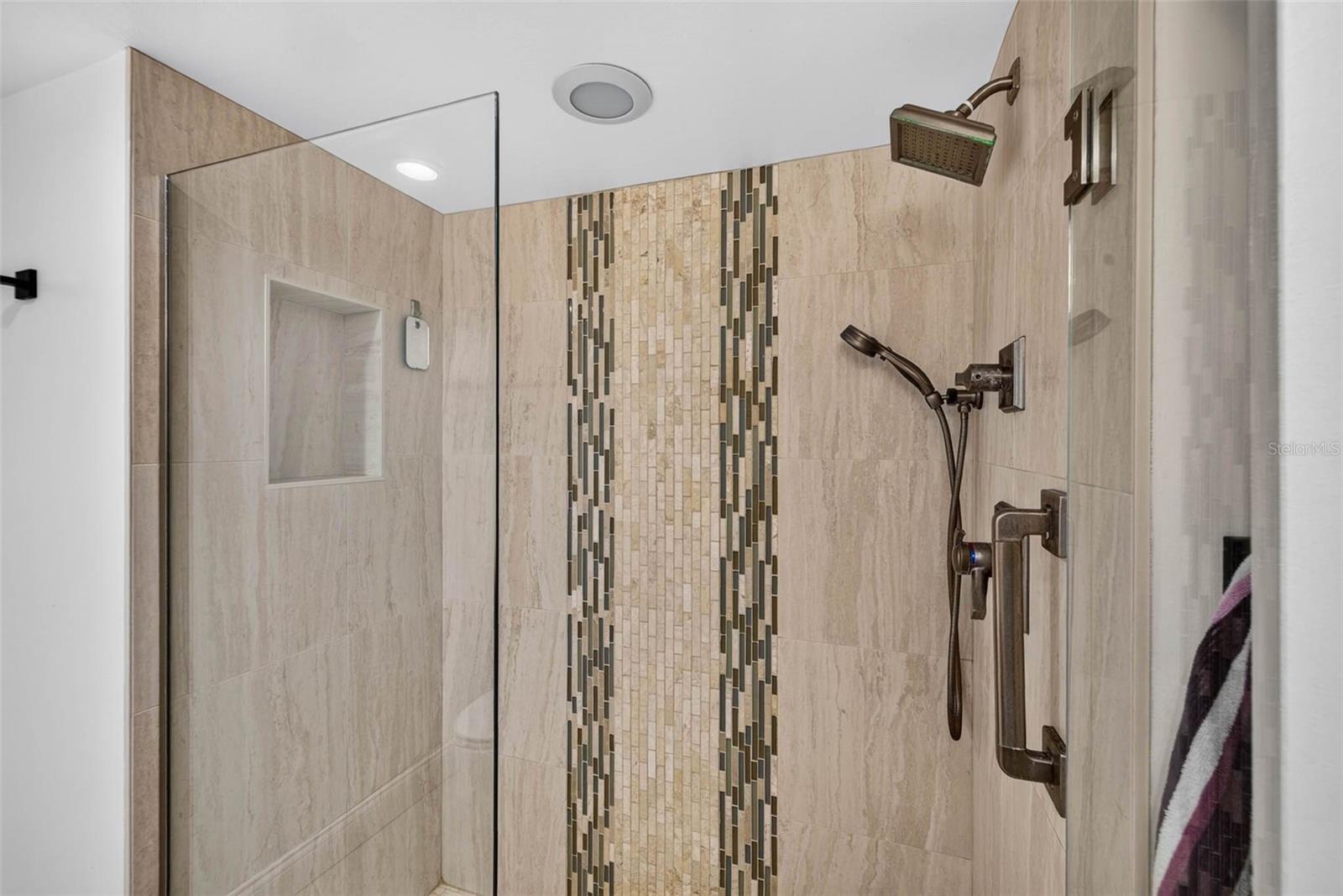 602 Lime Ave #101 Property Photo 8
