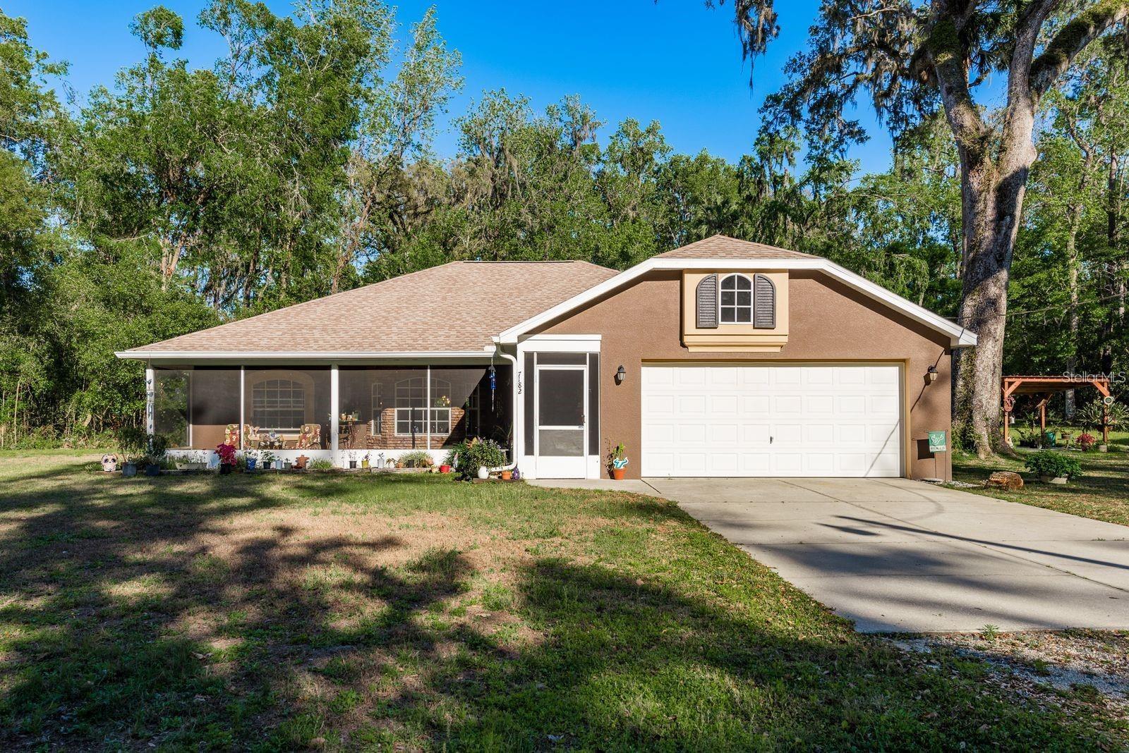 7182 GRIFFIN RD Property Photo 1
