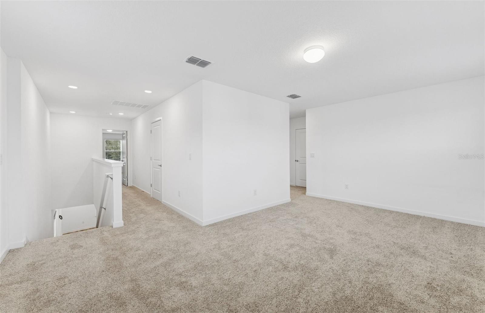9740 Crescent Moon Dr Property Photo 12