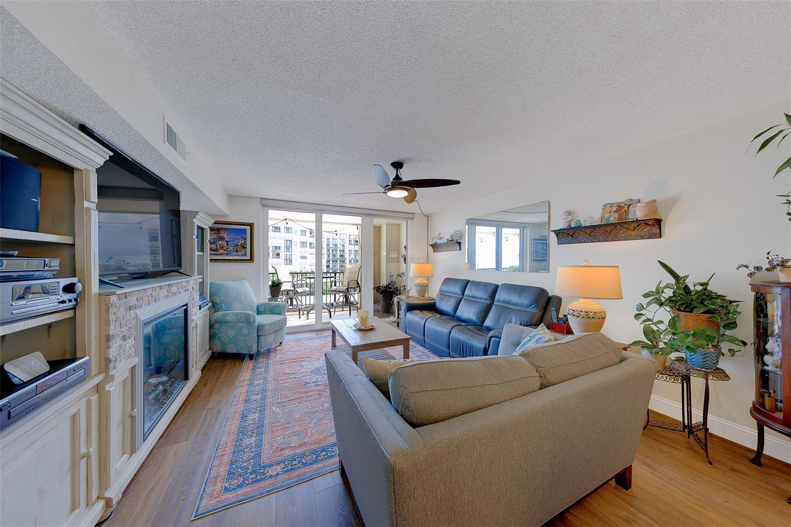 1460 Gulf Blvd #305 Property Photo 10
