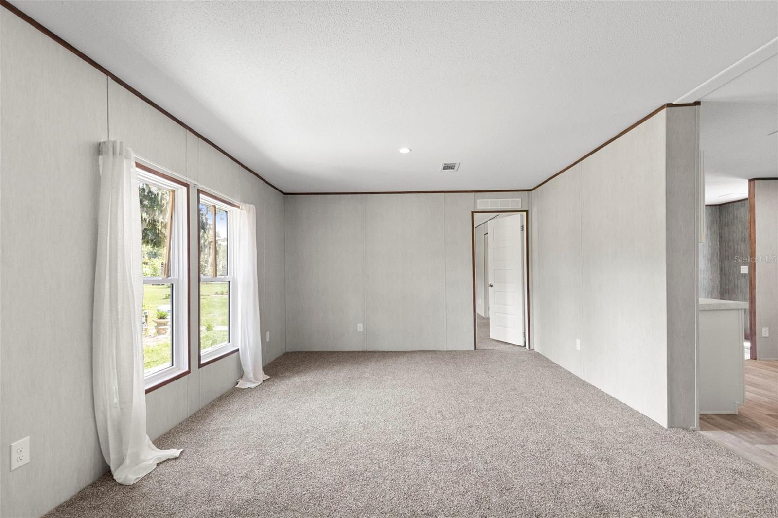 18444 Moorhaven Dr Property Photo 7