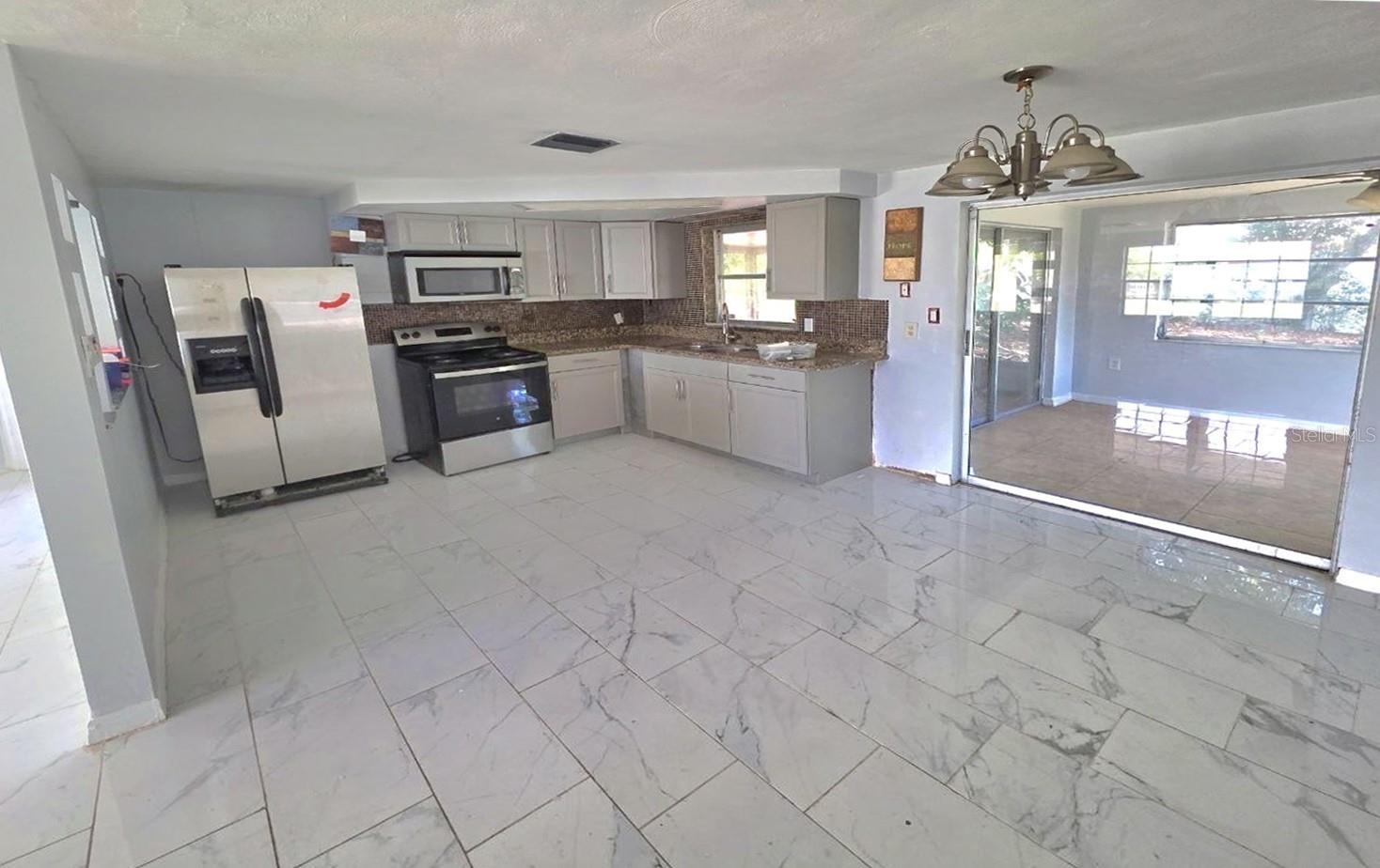 3150 Fairmount Dr Property Photo 5