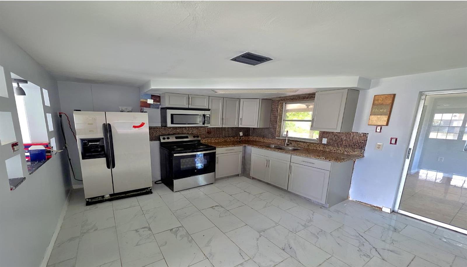 3150 Fairmount Dr Property Photo 9
