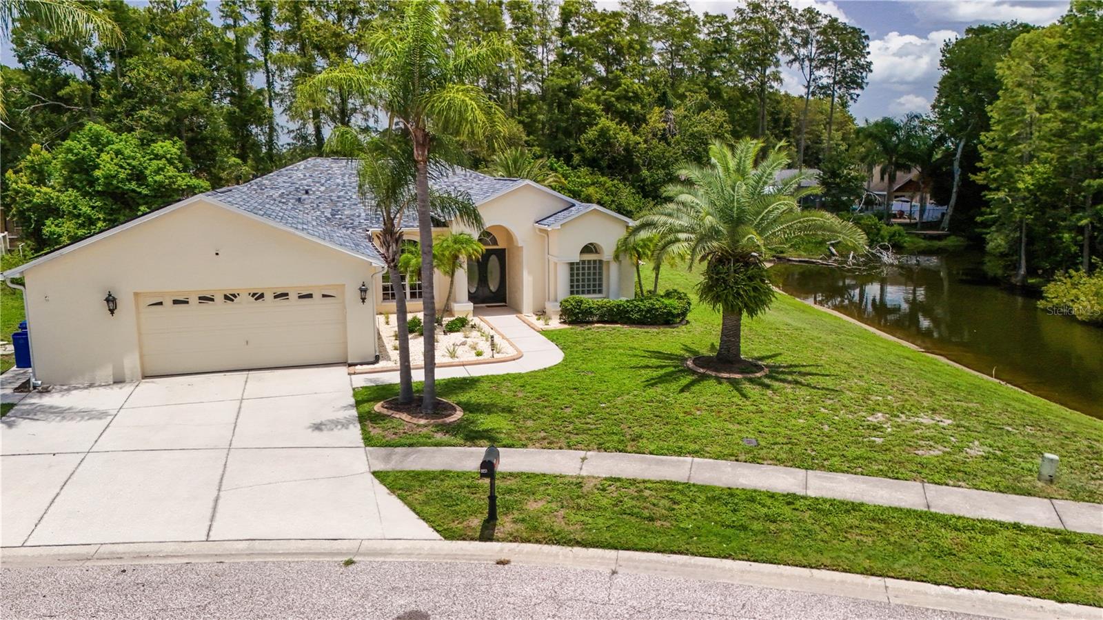 8153 Baytree Dr Property Photo 2