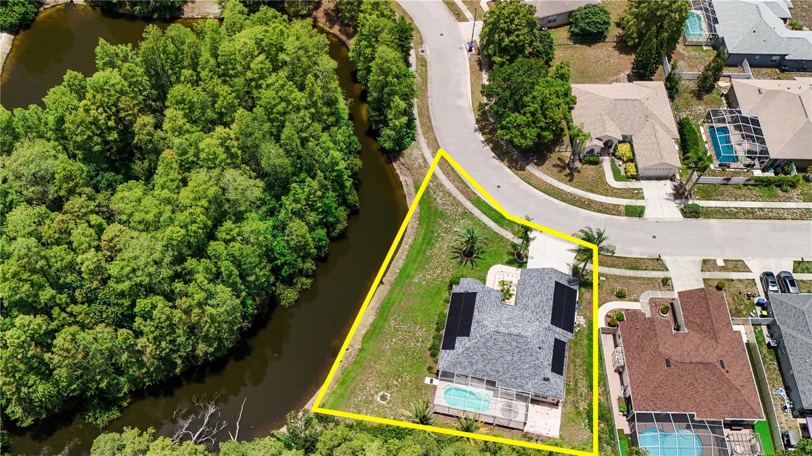 8153 Baytree Dr Property Photo 8