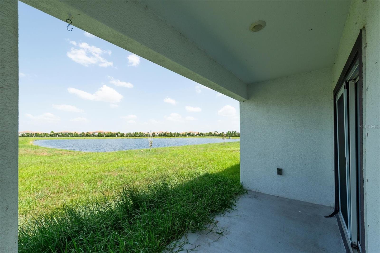 17066 Oval Rum Dr Property Photo 5