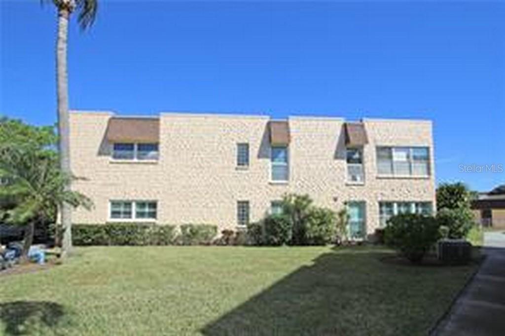 221 CEDARWOOD CIR #221 Property Photo 1