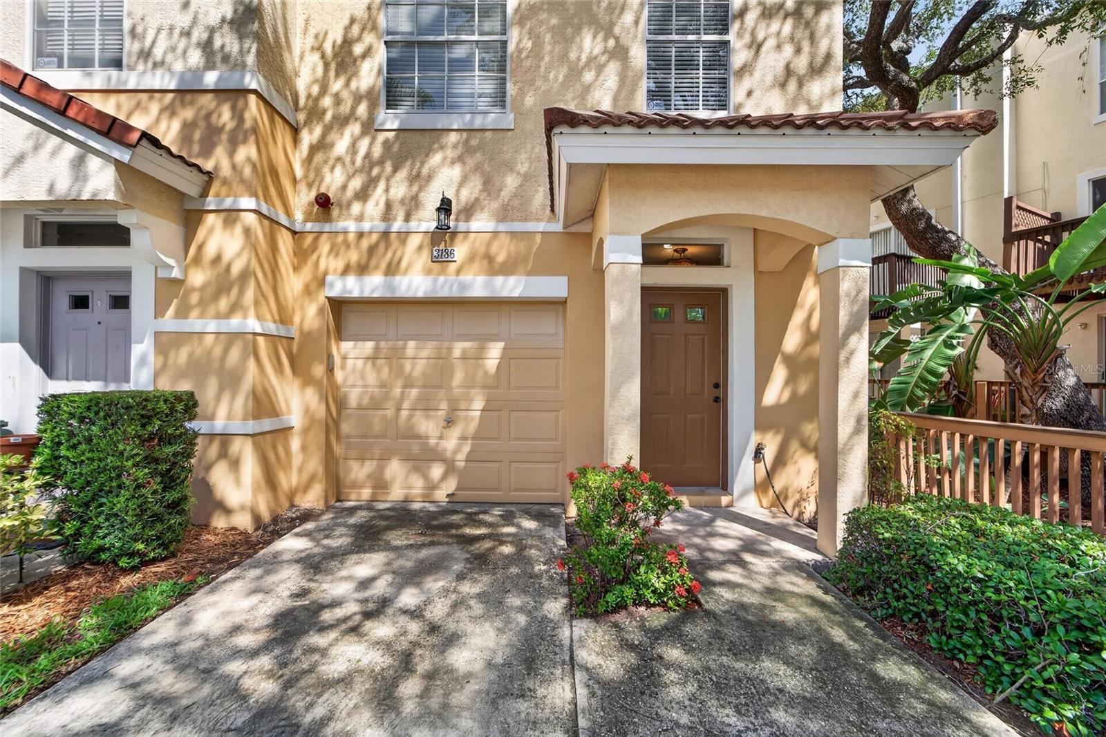 3186 BAYSHORE OAKS DR Property Photo 1