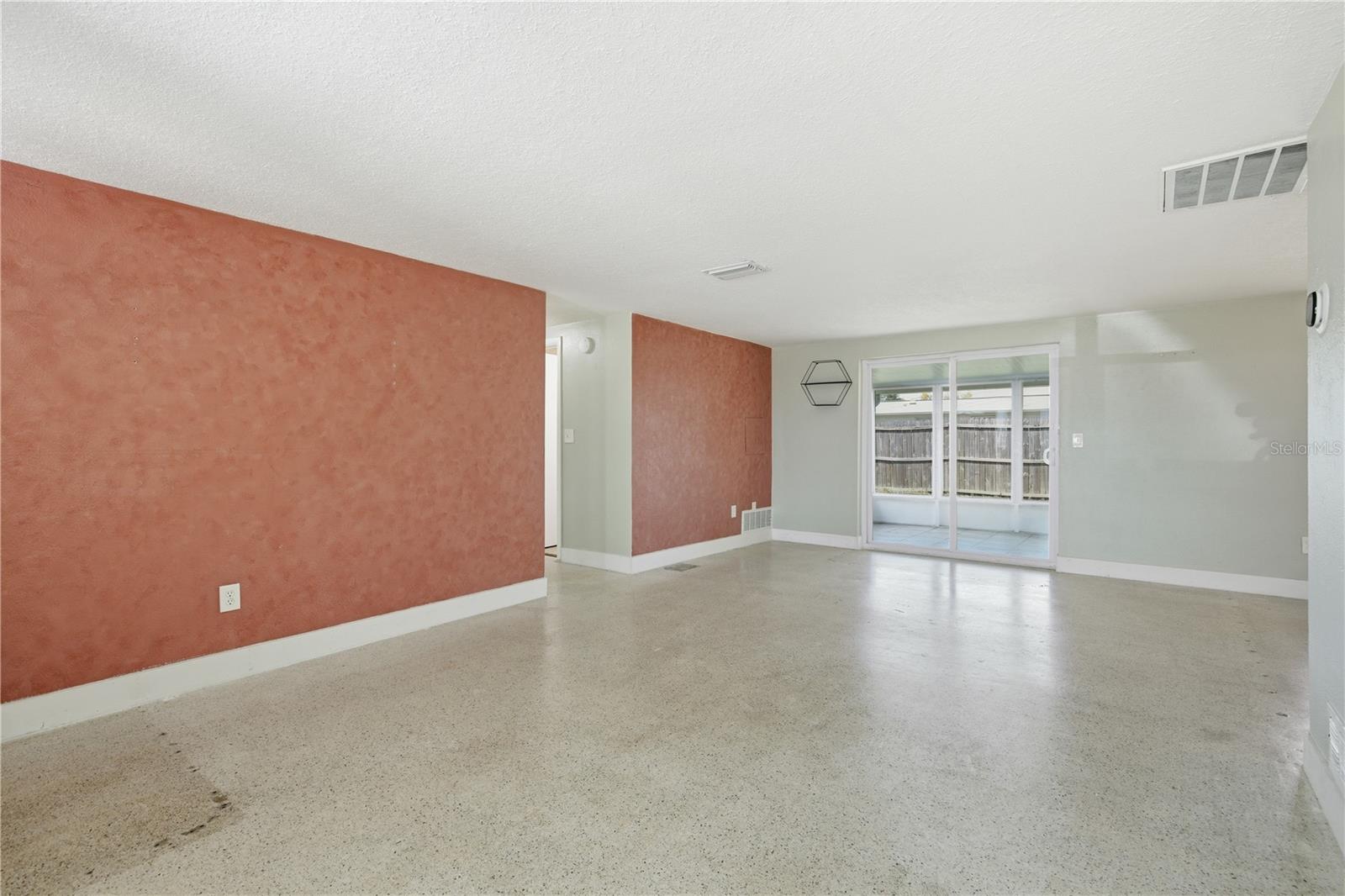 2051 Peggy Dr Property Photo 3