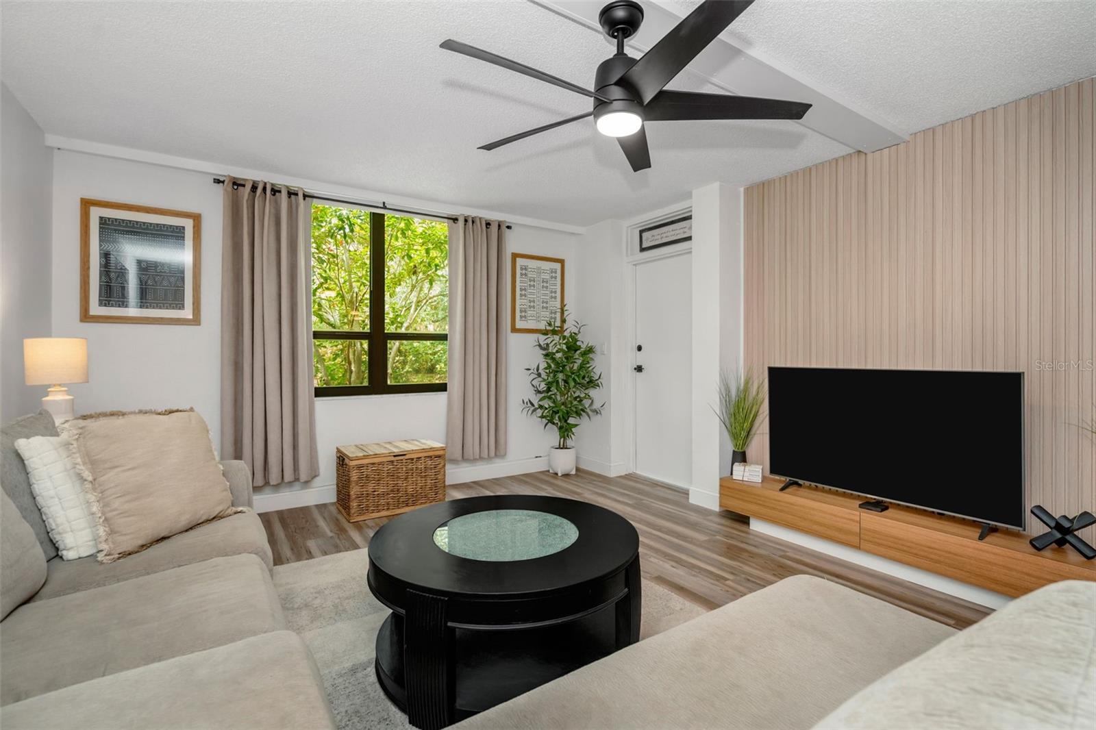 2614 Cove Cay Dr #102 Property Photo 3