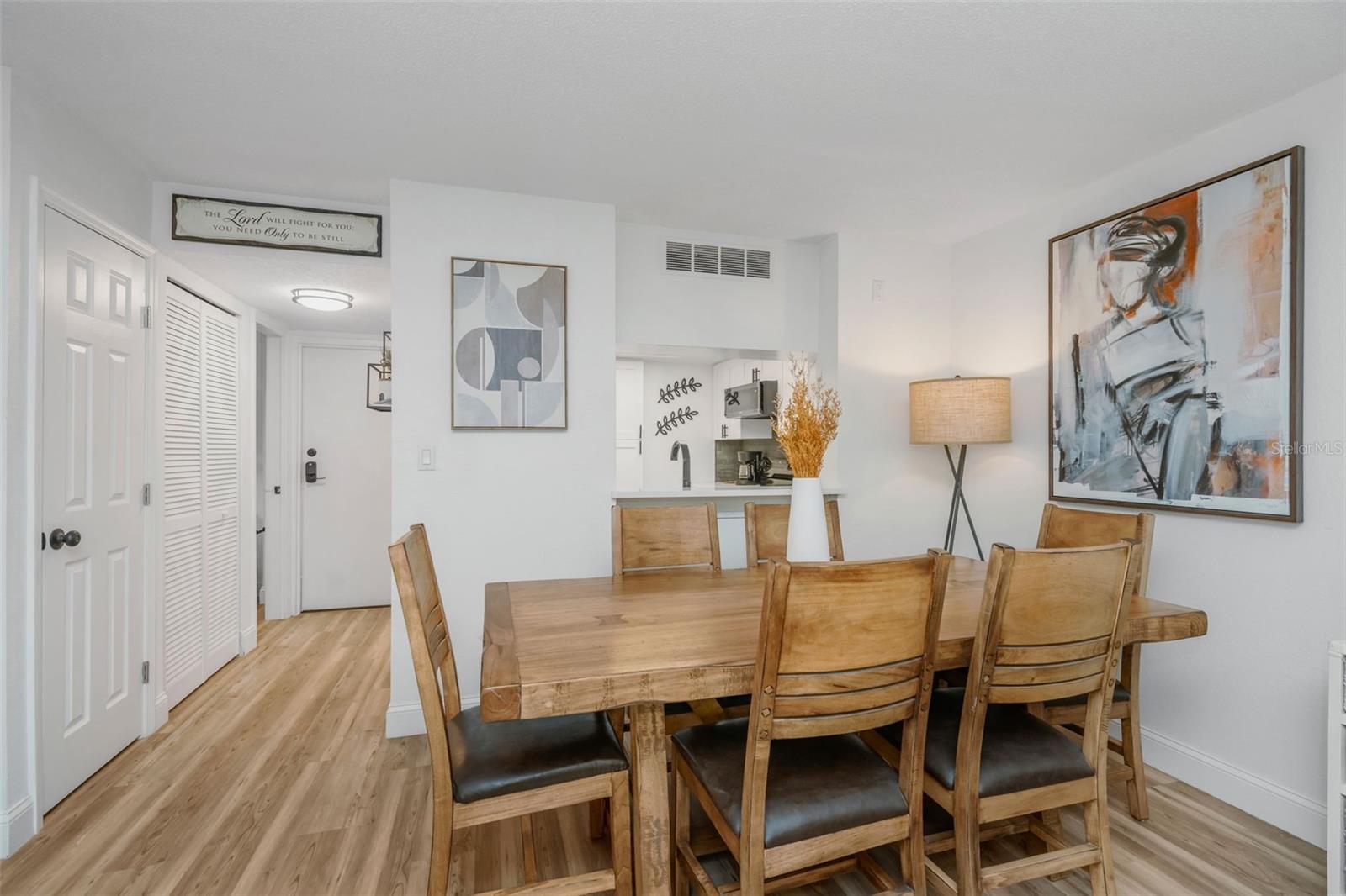 2614 Cove Cay Dr #102 Property Photo 8