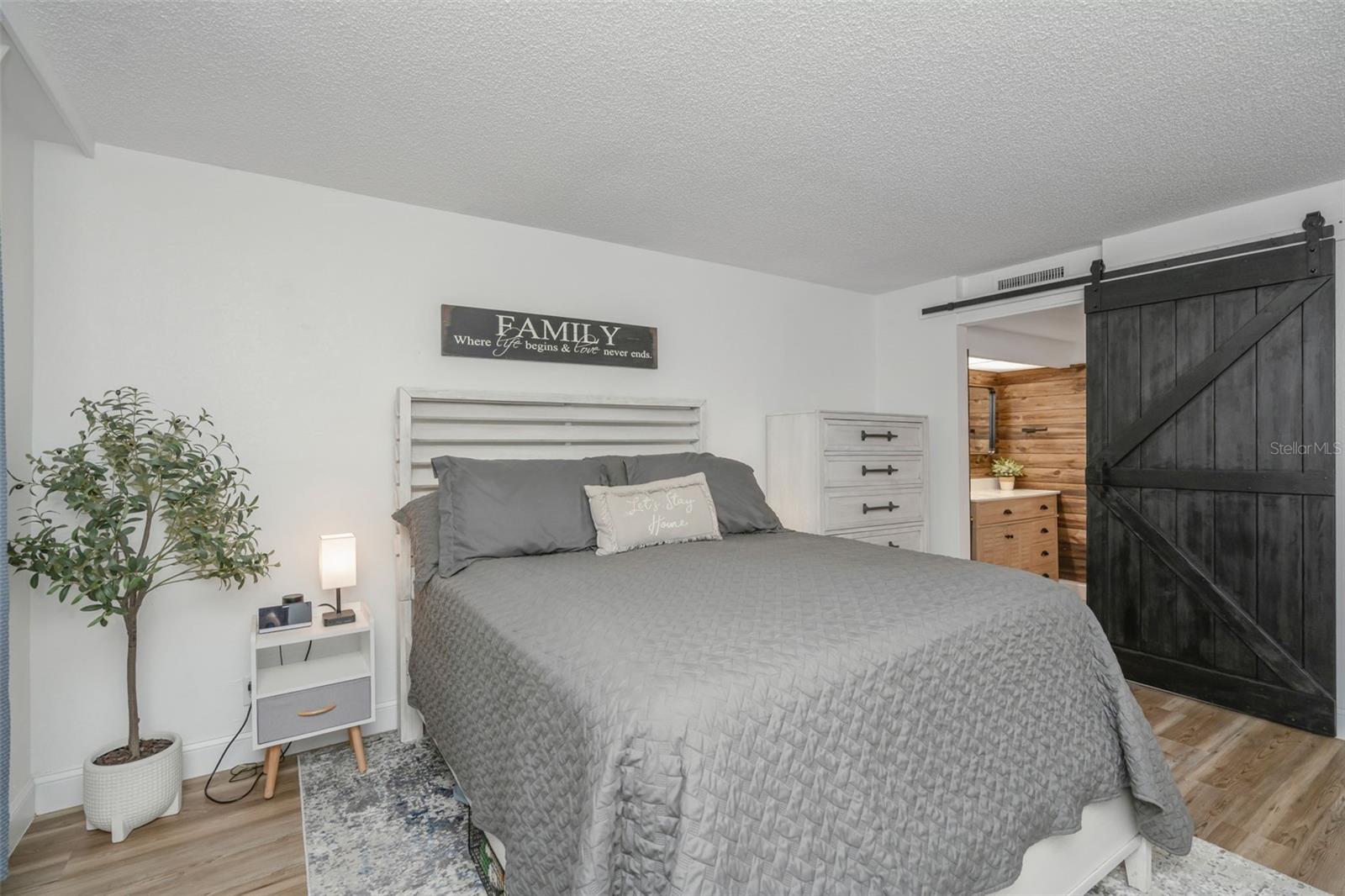 2614 Cove Cay Dr #102 Property Photo 11