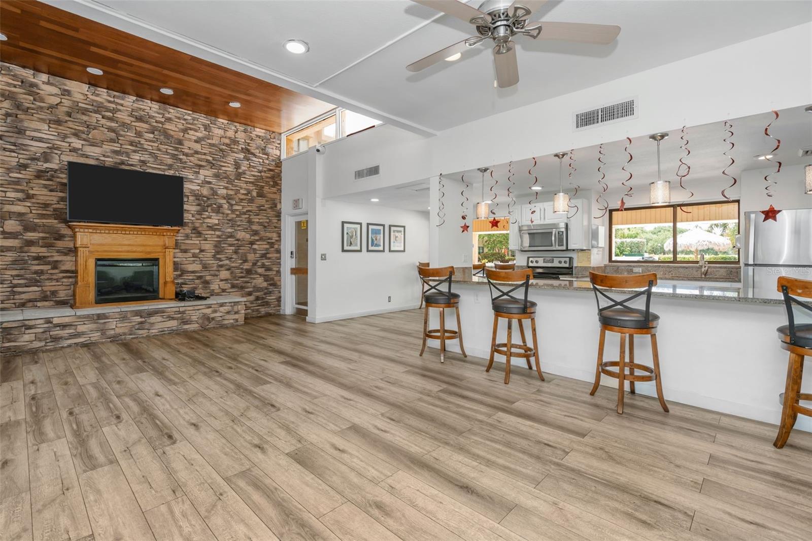 2614 Cove Cay Dr #102 Property Photo 28